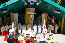 Festgottesdienst zum 1.000 Todestag des Heiligen Heimerads auf dem Hasunger Berg (Foto: Karl-Franz Thiede)